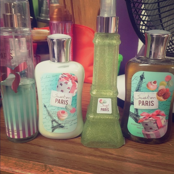 Bbw sweet on Paris set - Picture 1 of 1